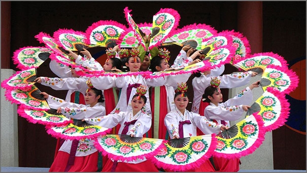رقصة المراوح في كوريا الجنوبية