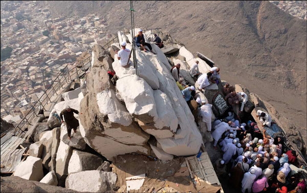 جبل النور: موقع تاريخي وإيماني مقدس