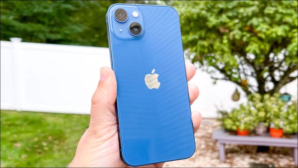 الجهة الخلفية لأيفون 13 - (مصدر الصورة: Tom's Guide)