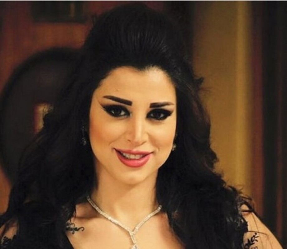 الممثلة السورية يمان ابراهيم باطلالة جميلة 