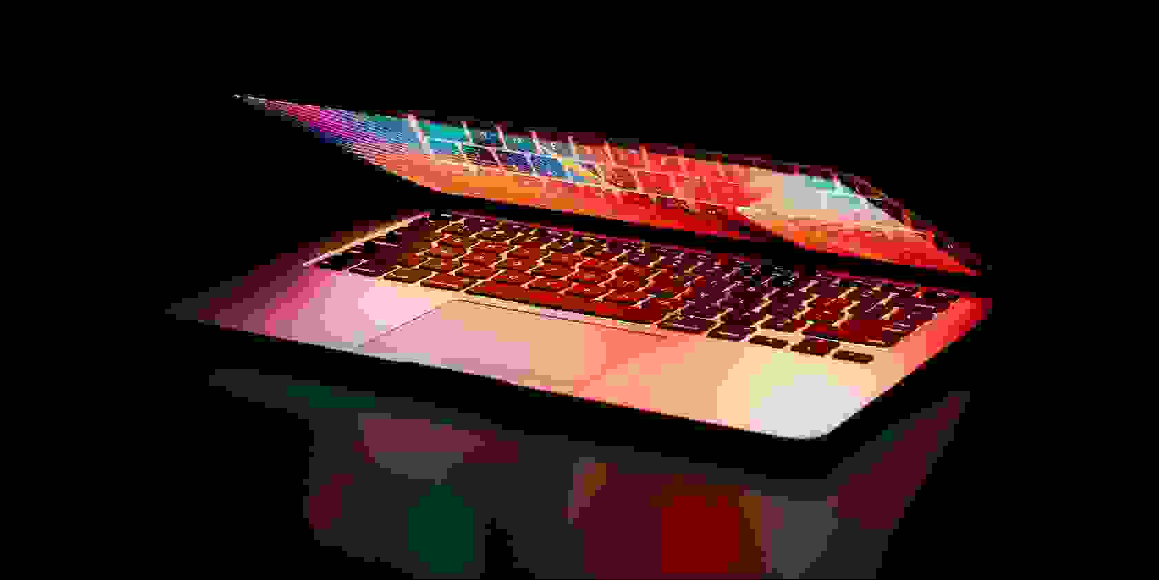 شاشة الكمبيوتر المحمول