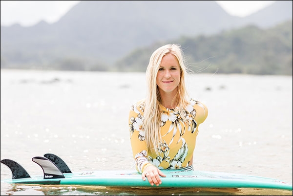 بيثاني هاملتون (Bethany Hamilton)، راكبة أمواج