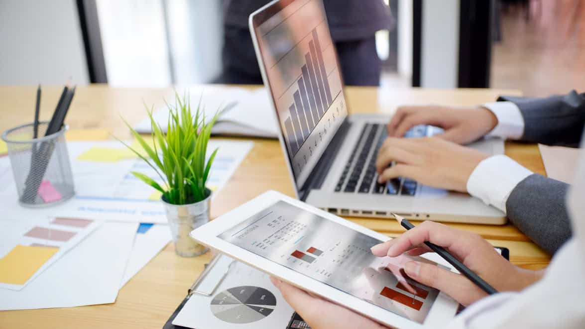 تتبع الصفقات عب CRM تتبع الصفقات عب CRM