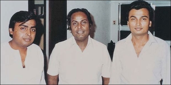 نشأة موكيش أمباني وطفولته وعائلته