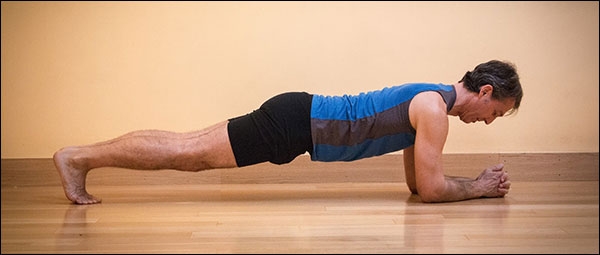 تمرين لوح الساعد (Plank)