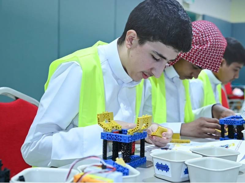 مزوِّد دولي لبرامج (STEM) والروبوتات