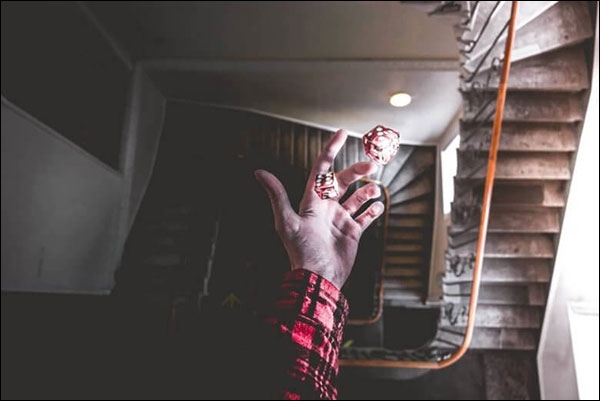 تَعمُّد الخسارة (أحياناً)