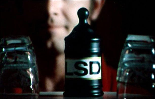 ثنائي إيثيل أميد حمض الليسرجيك (LSD) كعقار