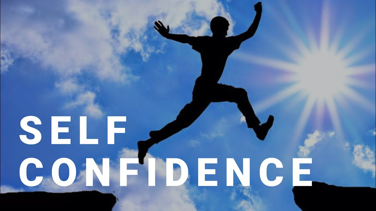 على خلفية من السماء يظهر انسان يقفز فوق هوة محاولا الوصول الى الطرف الآخر و عبارة SELF CONFIDENCE