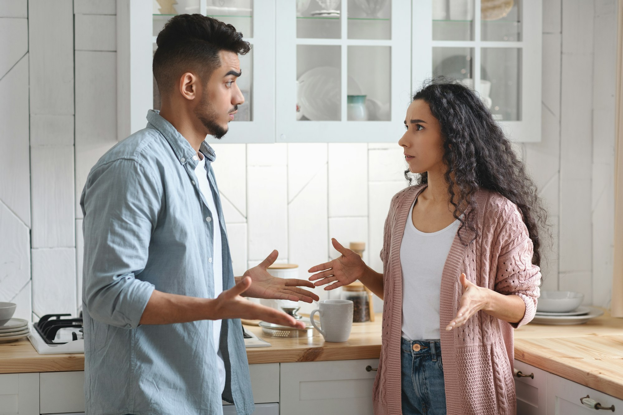 أخطاء يرتكبها المقبلون على الزواج
