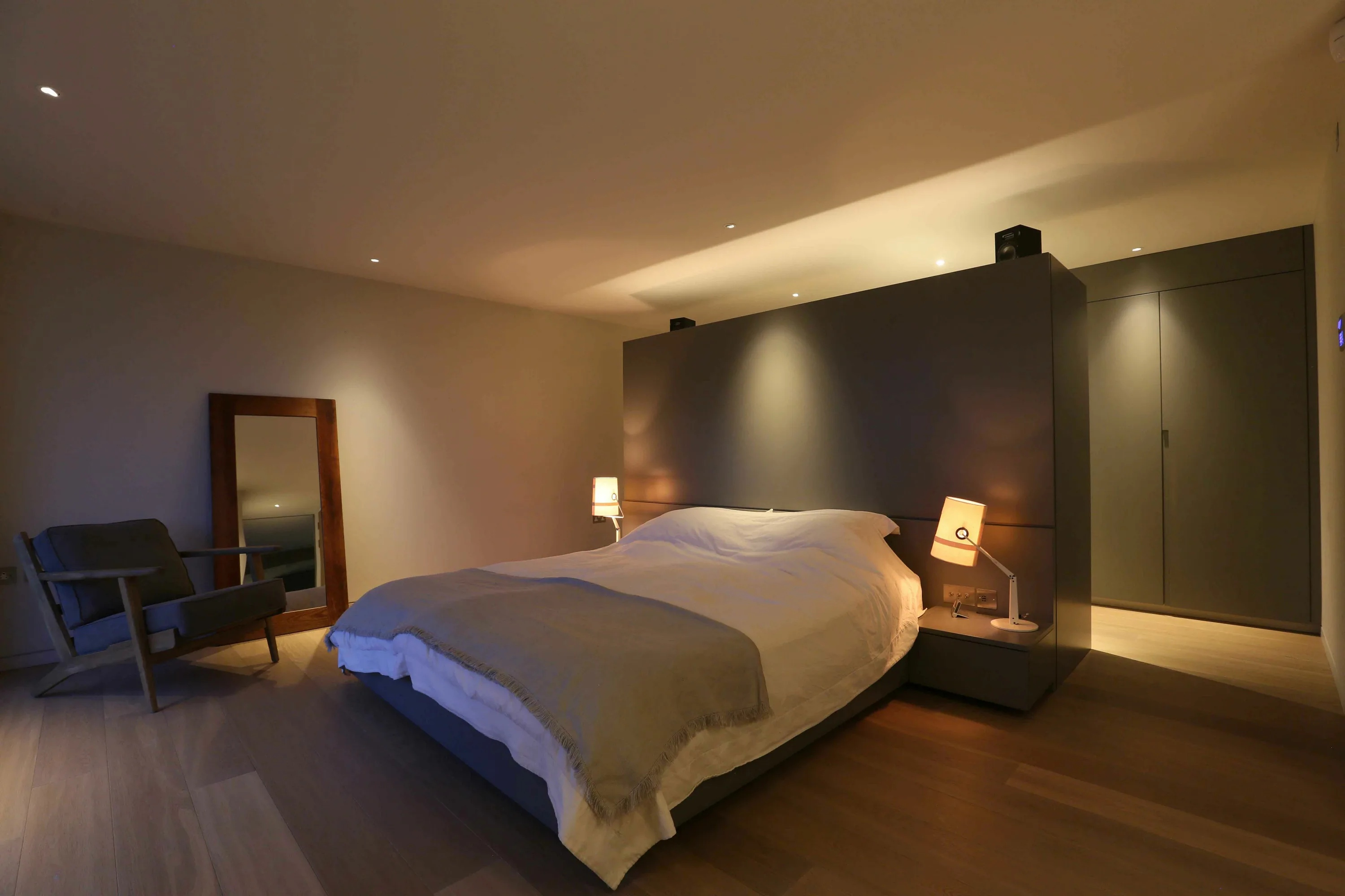 إضاءة غرفة النوم