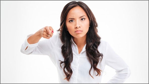 إلقاء اللوم على الآخرين