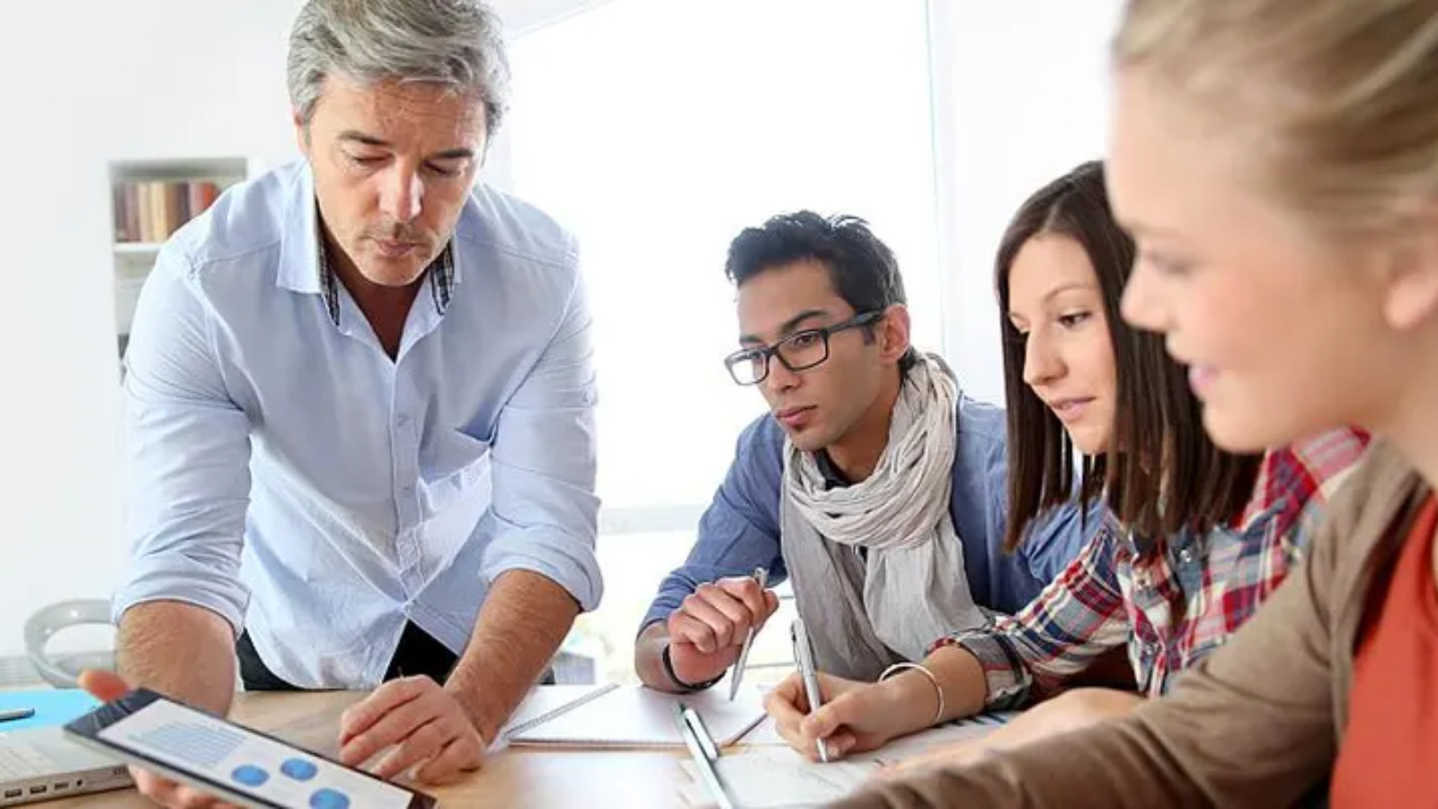 الاستثمار في تطوير الموظفين