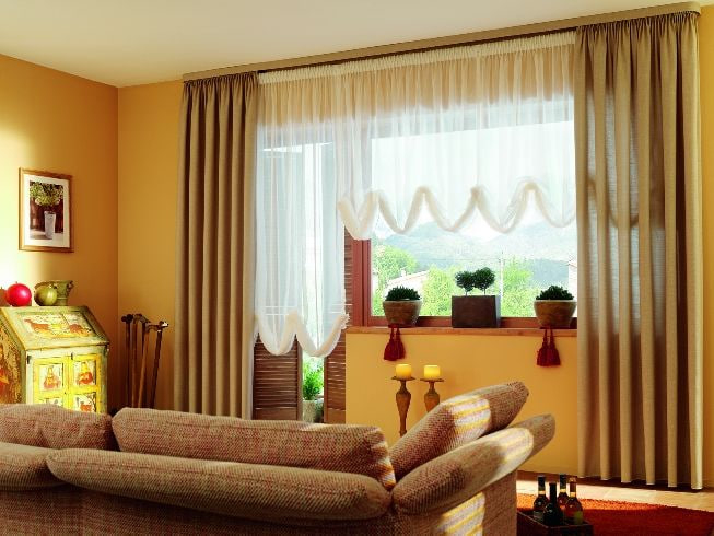 التحكم في الإضاءة والخصوصية في الستائر