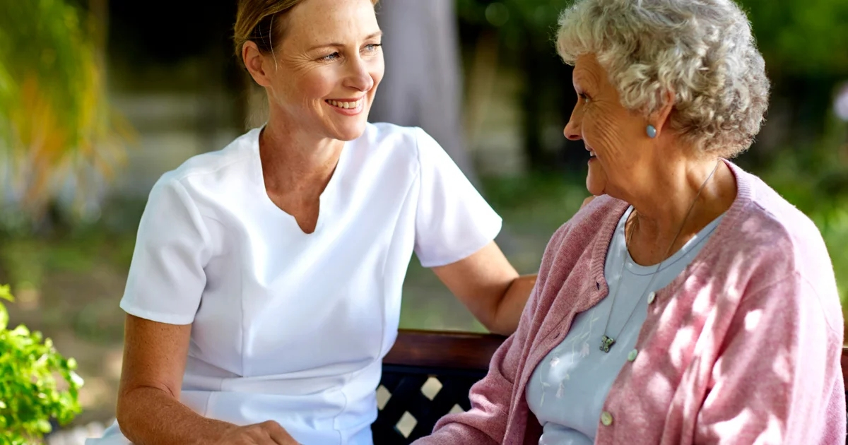 التعامل مع كبار السن