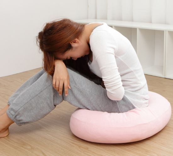 العلاقة بين التوتر واضطرابات الدورة الشهرية