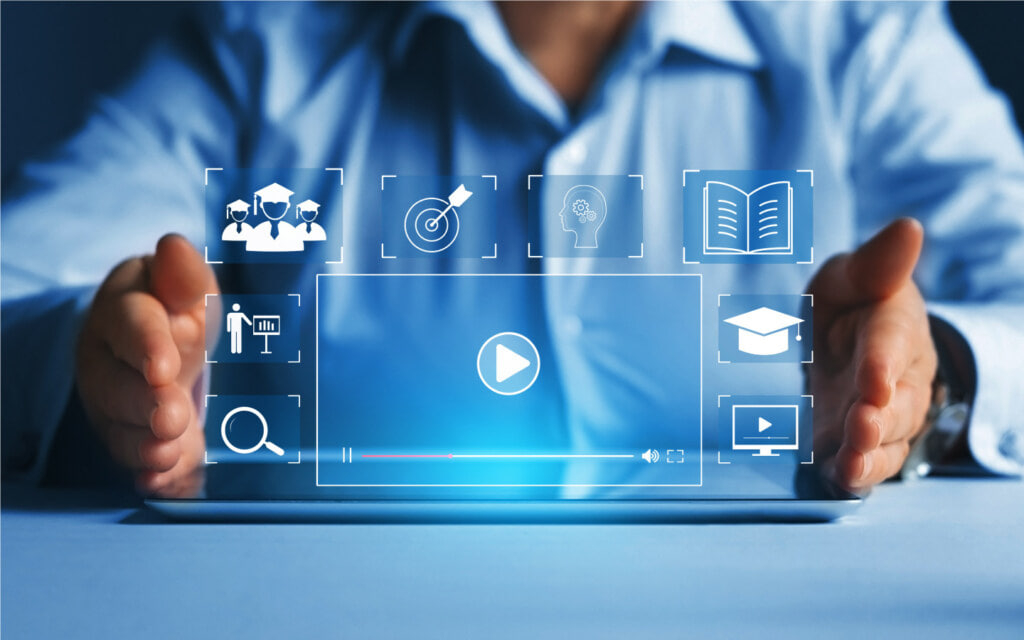 الدراسة في العوالم الافتراضية