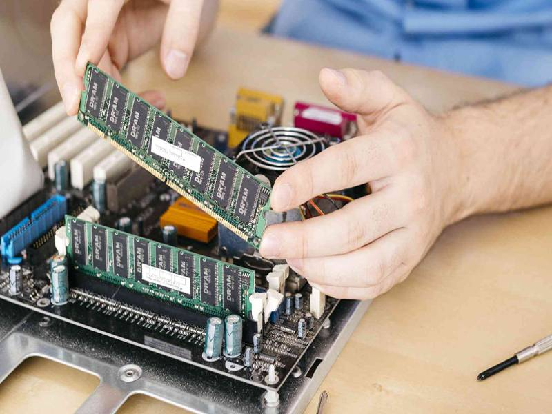 إضافة ذواكر للكمبيوتر