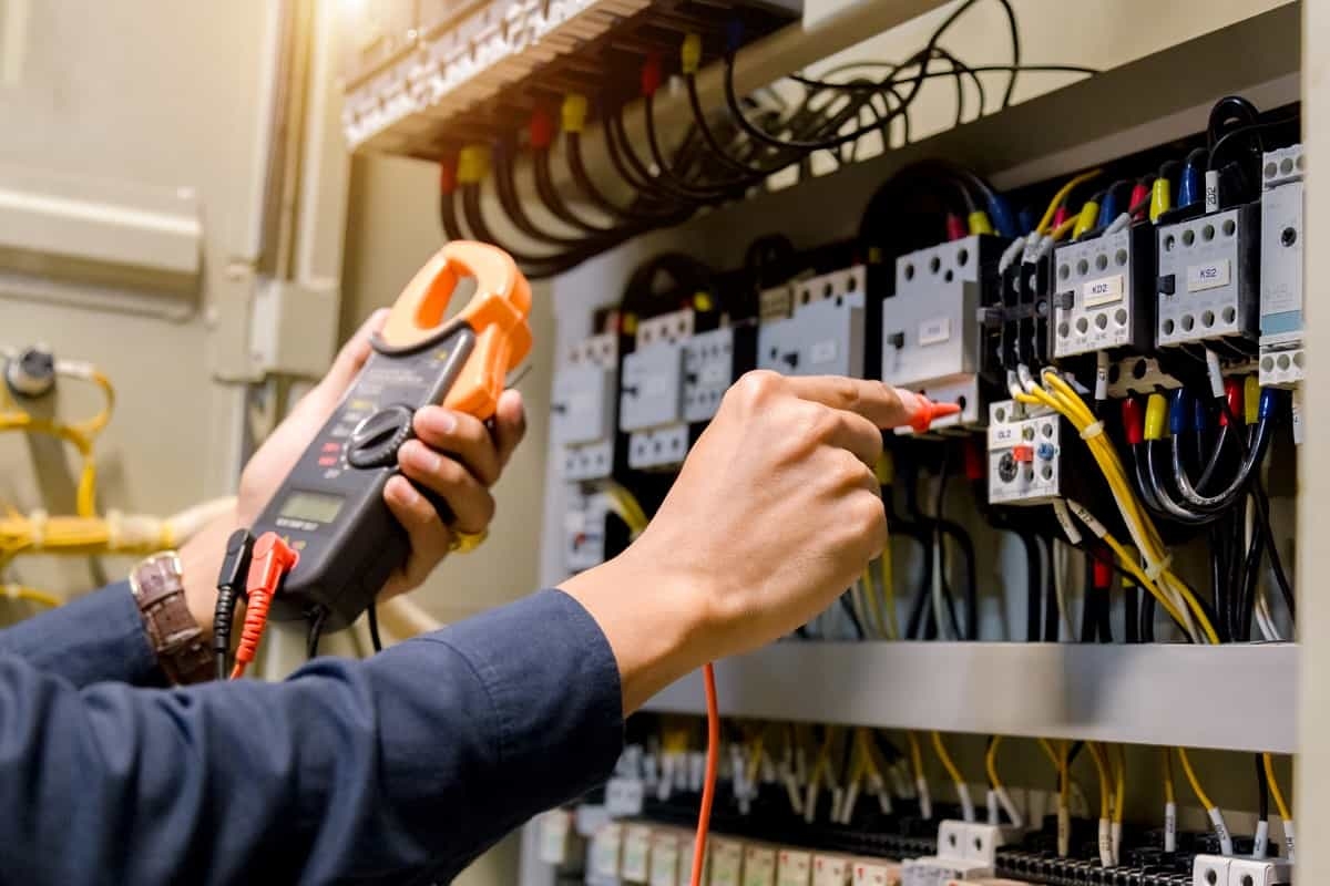 تخصصات الهندسة الكهربائية في تركيا