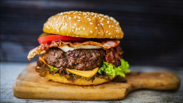 خطوات تحضير البرجر بسهولة وسرعة