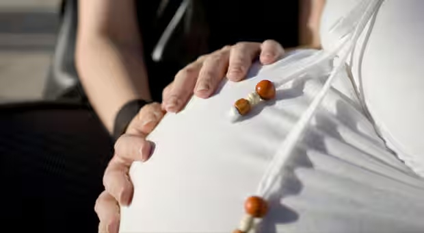 دليل كامل لفهم مراحل الولادة الطبيعية