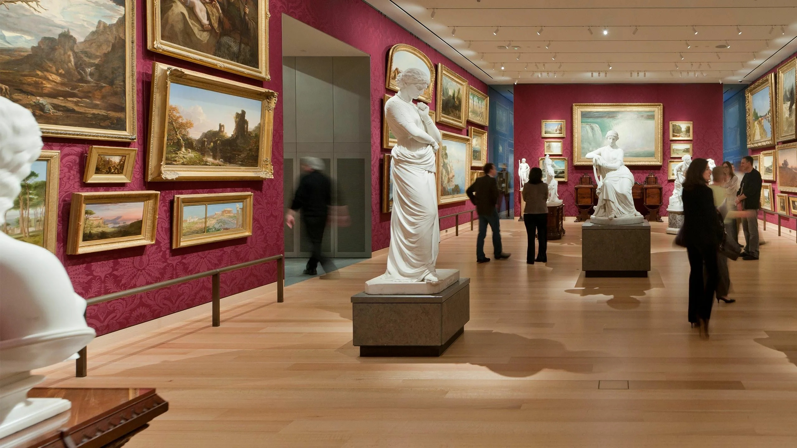 زيارة المتاحف