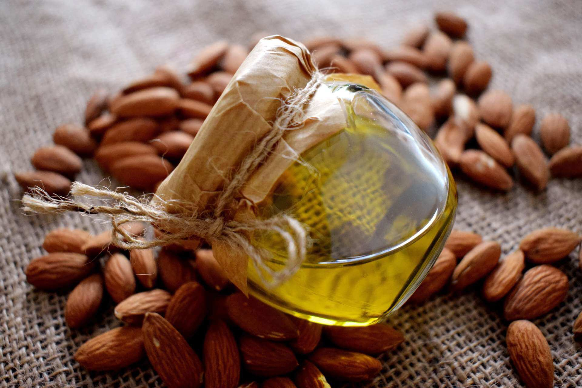 زيت اللوز الحلو زيت اللوز الحلو