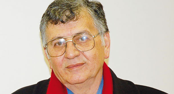 صورة الشاعر الكبير سميح القاسم