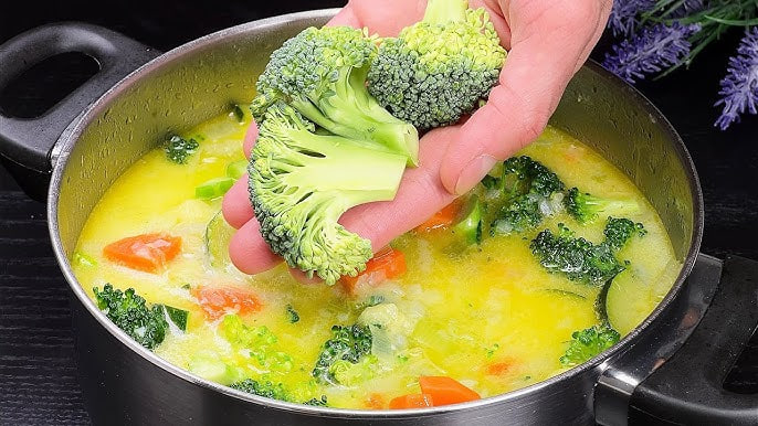 شوربة غازباتشو الباردة (Gazpacho)