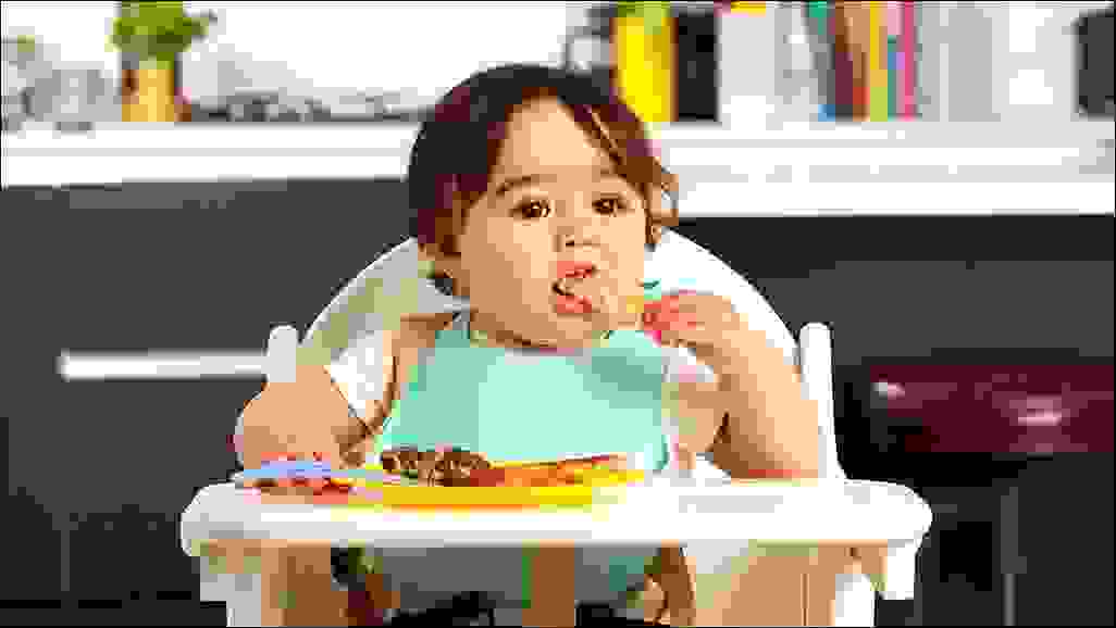 طعام الطفل في أثناء وبعد الفطام