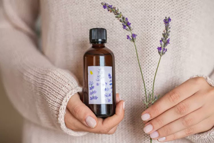 فوائد زيت اللافندر لعلاج القلق