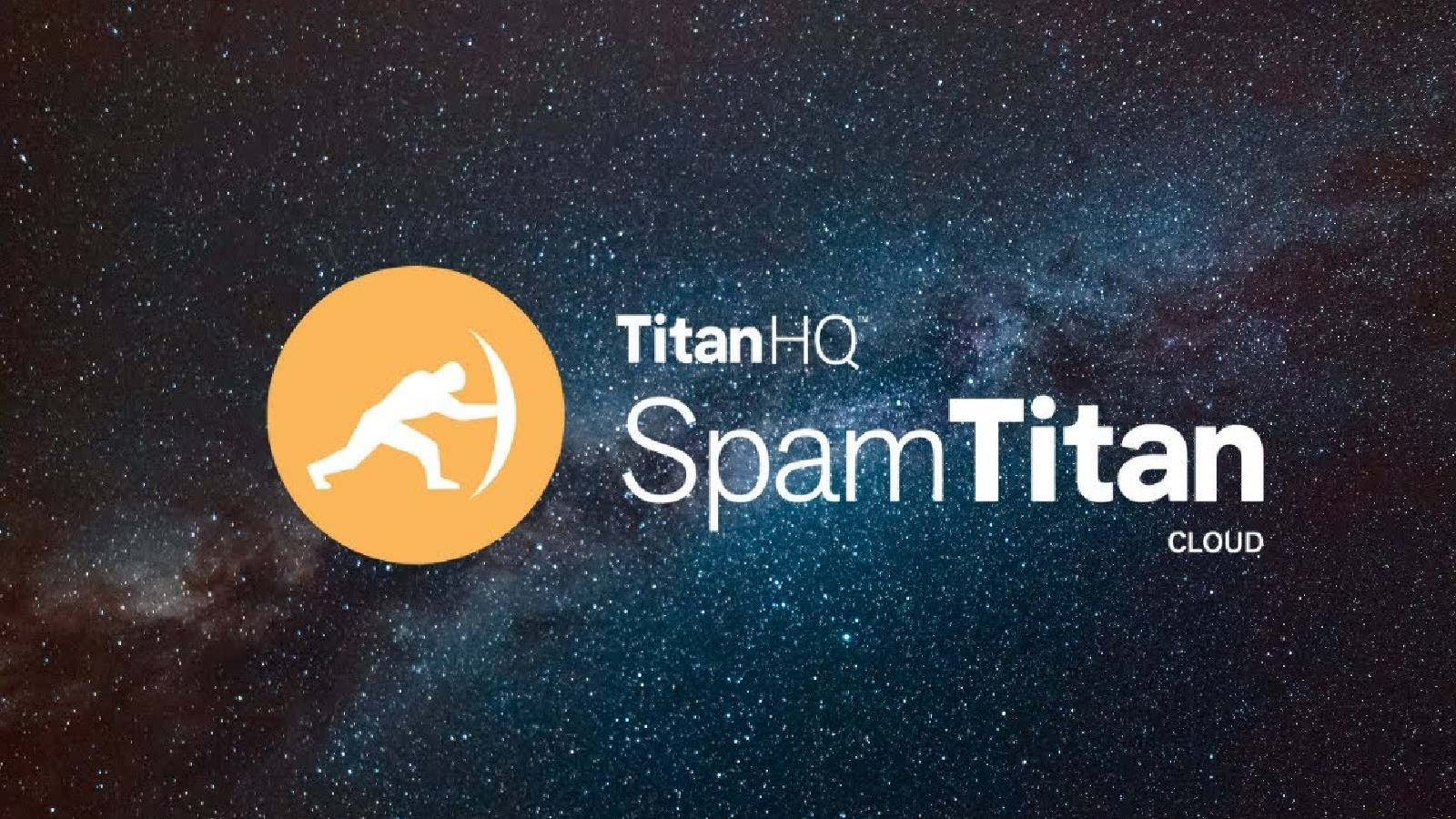 على خلفيه سوداء مزينه بالنجوم كالفضاء الخارجي تظهر دائرة صفراء بداخلها رسم لرجل يحمل قوس باللون الابيض وعبارة Spam Titan بجانبها