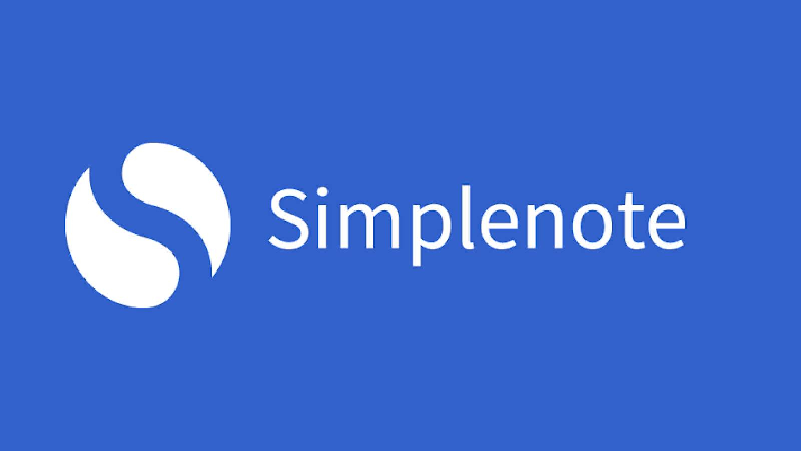 سيمبل نوت على خلفية زرقاء تظهر فاصلتين عكس بعضهما يشكلان دائرة بيضاء و بجانبها كلمة Simplenote باللون الابيض