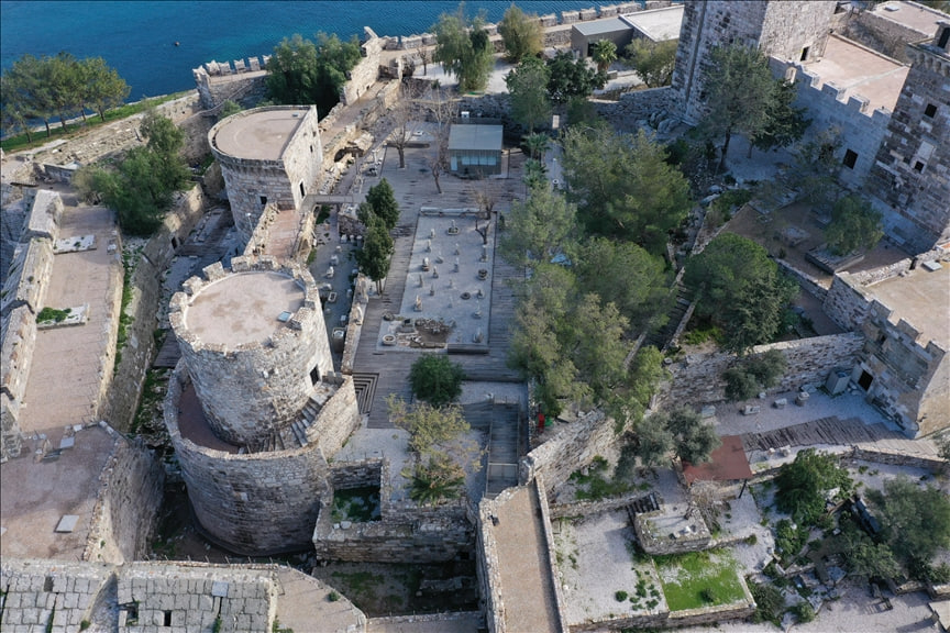 صورة من الأعلى لقلعة بودروم التركية