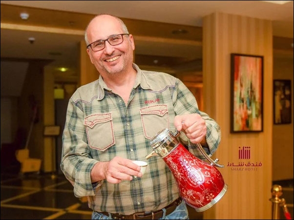 كم تبلغ ثروة صاحب مطعم البيك كم تبلغ ثروة صاحب مطعم البيك