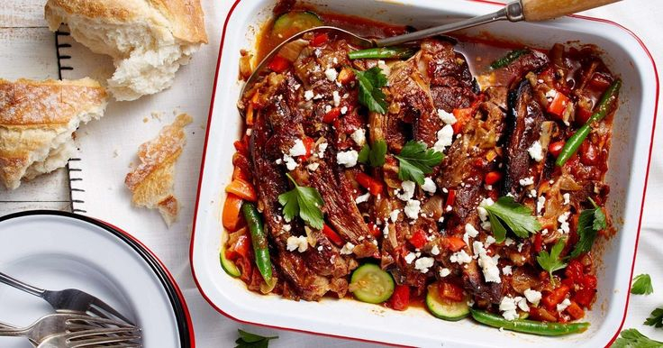 لحم الغنم بالطماطم في الفرن