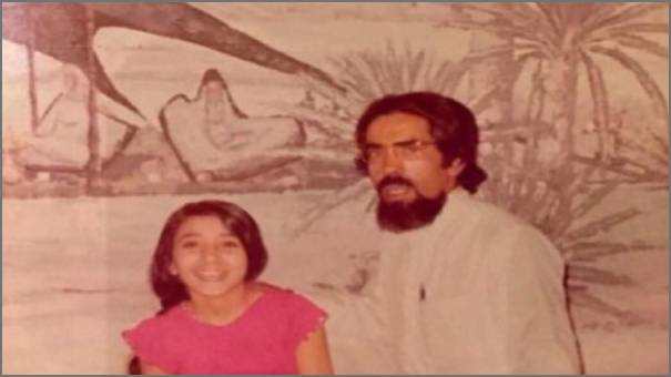 صورة لمحمد السليم مع أحد أفراد أسرته