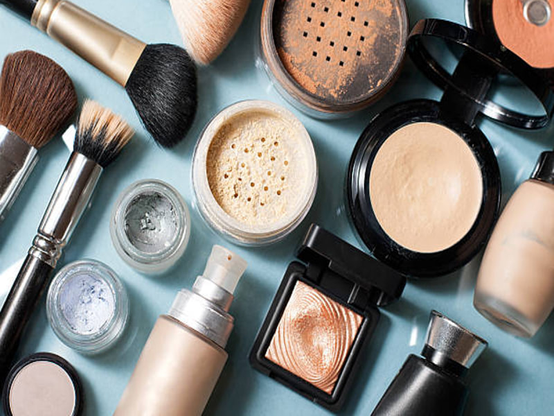 مستحضرات التجميل الأساسية