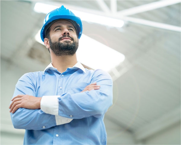 منح لدراسة هندسة الطيران في بريطانيا