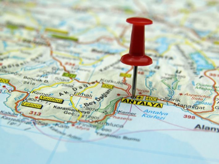 خريطة توضح موقع مدينة أنطاليا في تركيا