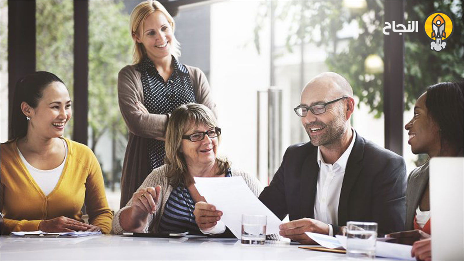 كيف تكون موظفاً لا يمكن استبداله في العمل؟