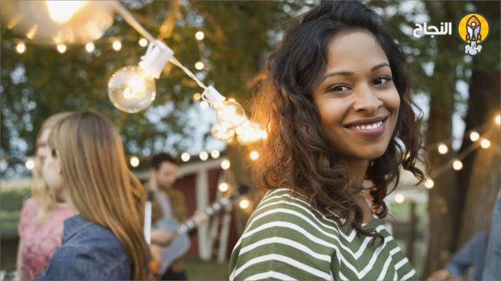 كيف تتحقق سعادتك عبر إسعاد الآخرين؟