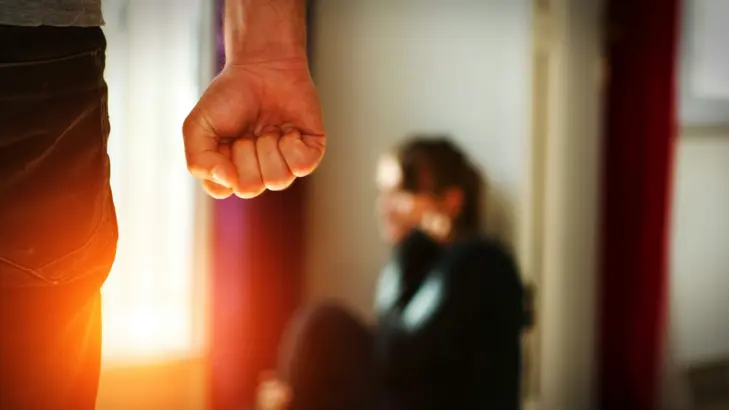 العنف: أنواعه، وأسبابه، وآثاره، وطرائق الوقاية | دليل شامل