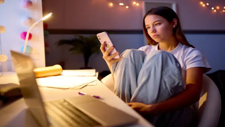 كيفية استعادة التركيز بعد الإشباع الإلكتروني المفرط
