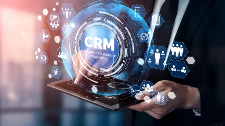(CRM) سحابي أم محلي؟ أيهما أدق لتتبّع الصفقات لفريق صغير؟