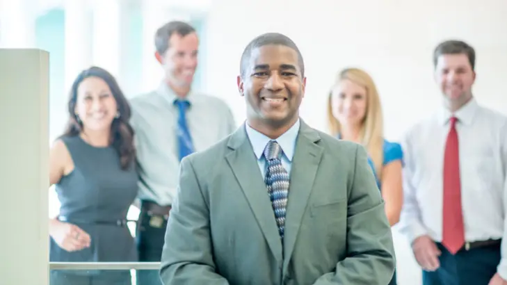 المشاعر ليست عيباً: سرُّ القيادة الذكية يبدأ من قلبك