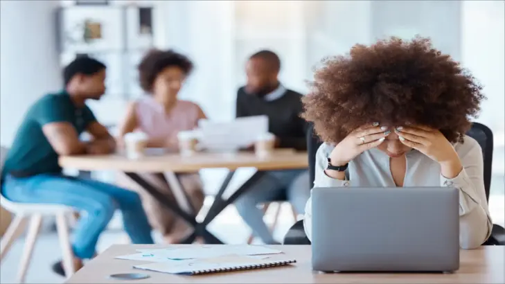 تصحيح مفاهيم إدارة القلق اليومي للأمهات العاملات