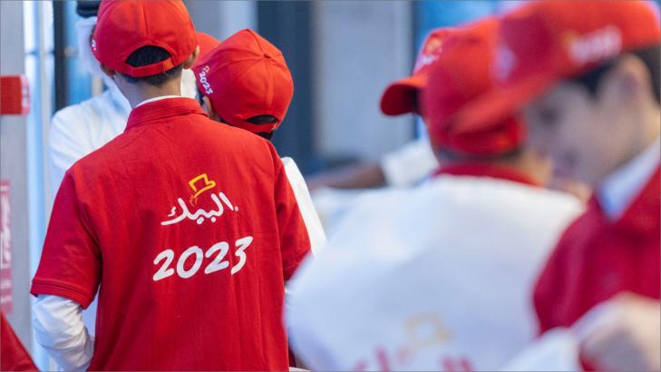 كم تبلغ ثروة صاحب مطعم البيك وكيف جمعها وتبرعاته؟