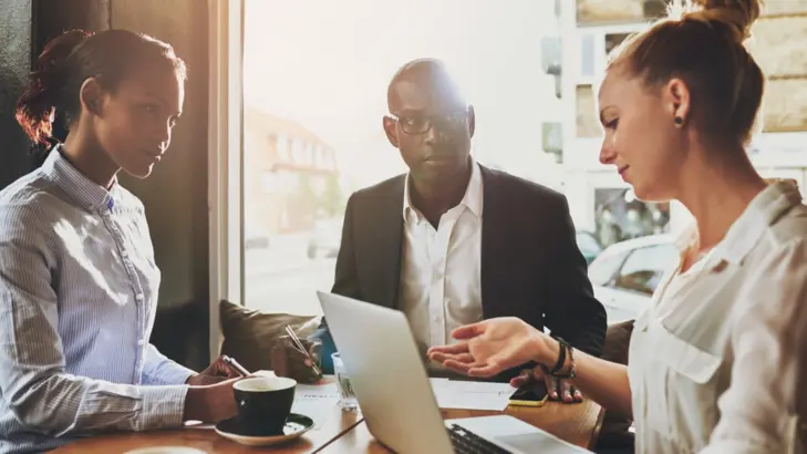 الوهم القاتل: إرضاء الجميع