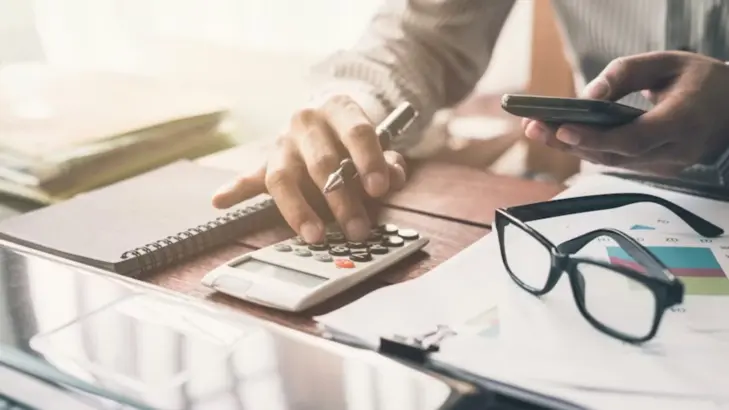 مقارنة أساليب إدارة التدفق النقدي بعد 2025 ومتى تستخدم كل أسلوب؟